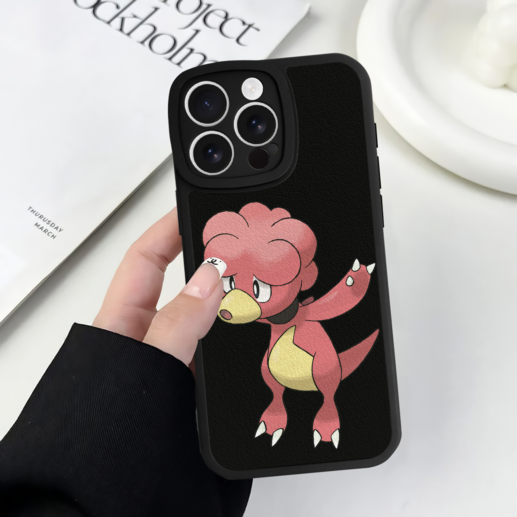 （画像用） ポケットモンスター Pokémon 【iPhone 16シリーズ対応】シリコンスマホケース（レザー調） 材質：シリコン